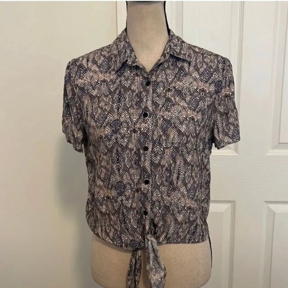 Never worn Arizona small shirt 1188